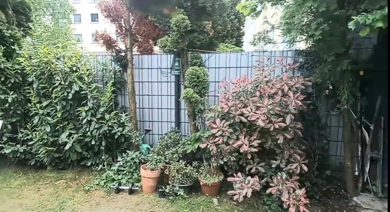 Private Bungalow Garden Köln
