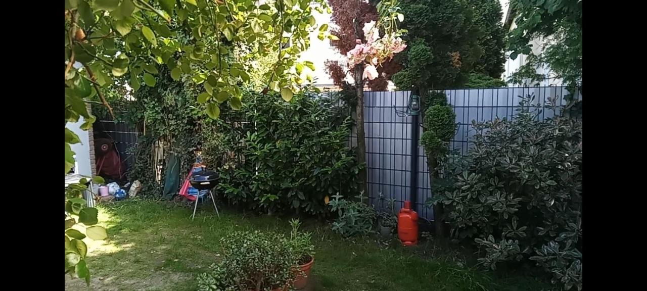 Private Bungalow Garden Köln